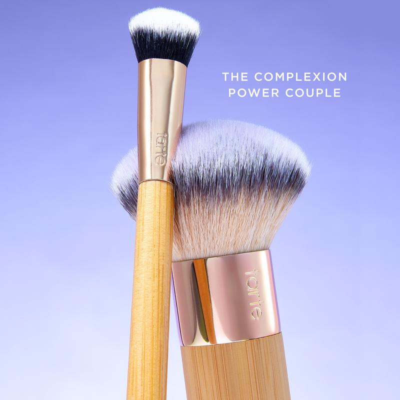 Pro-Artist Angled Paw Brush: Precision Complexion Blender